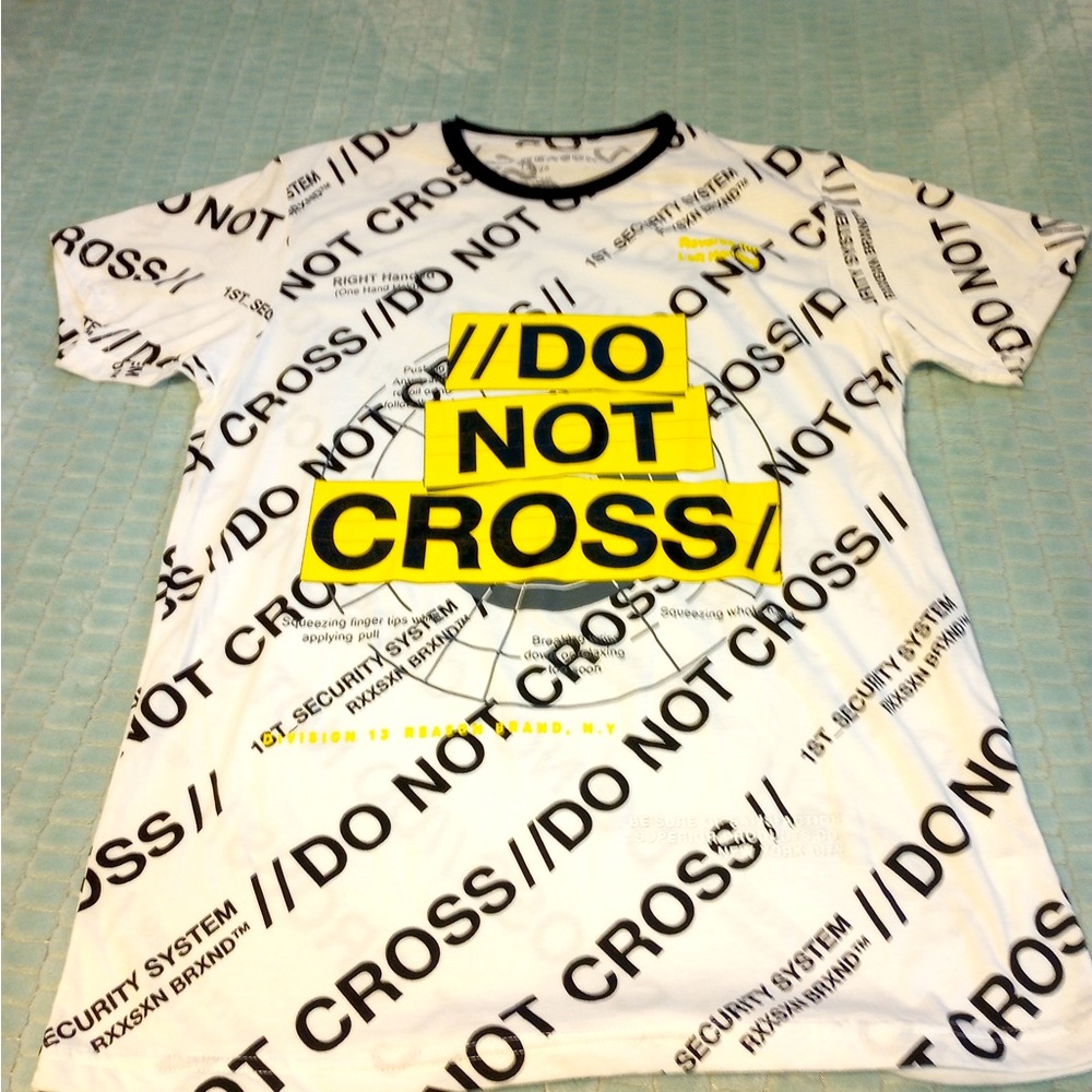 New Reason Graphic Tee Size L